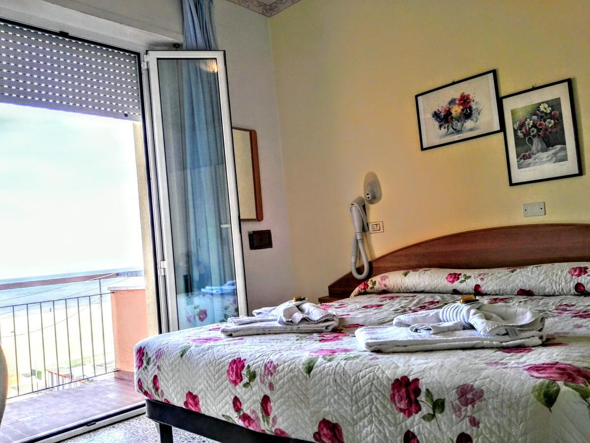 Hotel Sombrero Rimini Exterior foto
